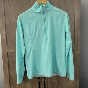 Under Armour Fitted Heart Gear Long Sleeve Shirt With Back Zip Pocket Medium